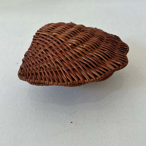 Boîte coquillage en osier tressé
