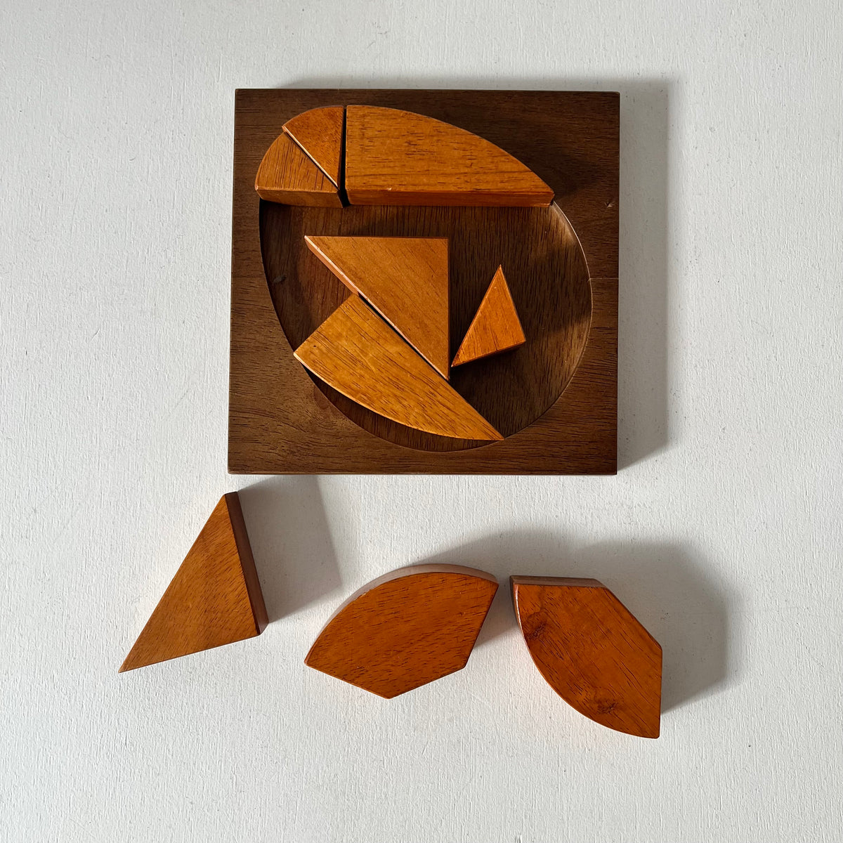 Casse tête Tangram œuf en bois