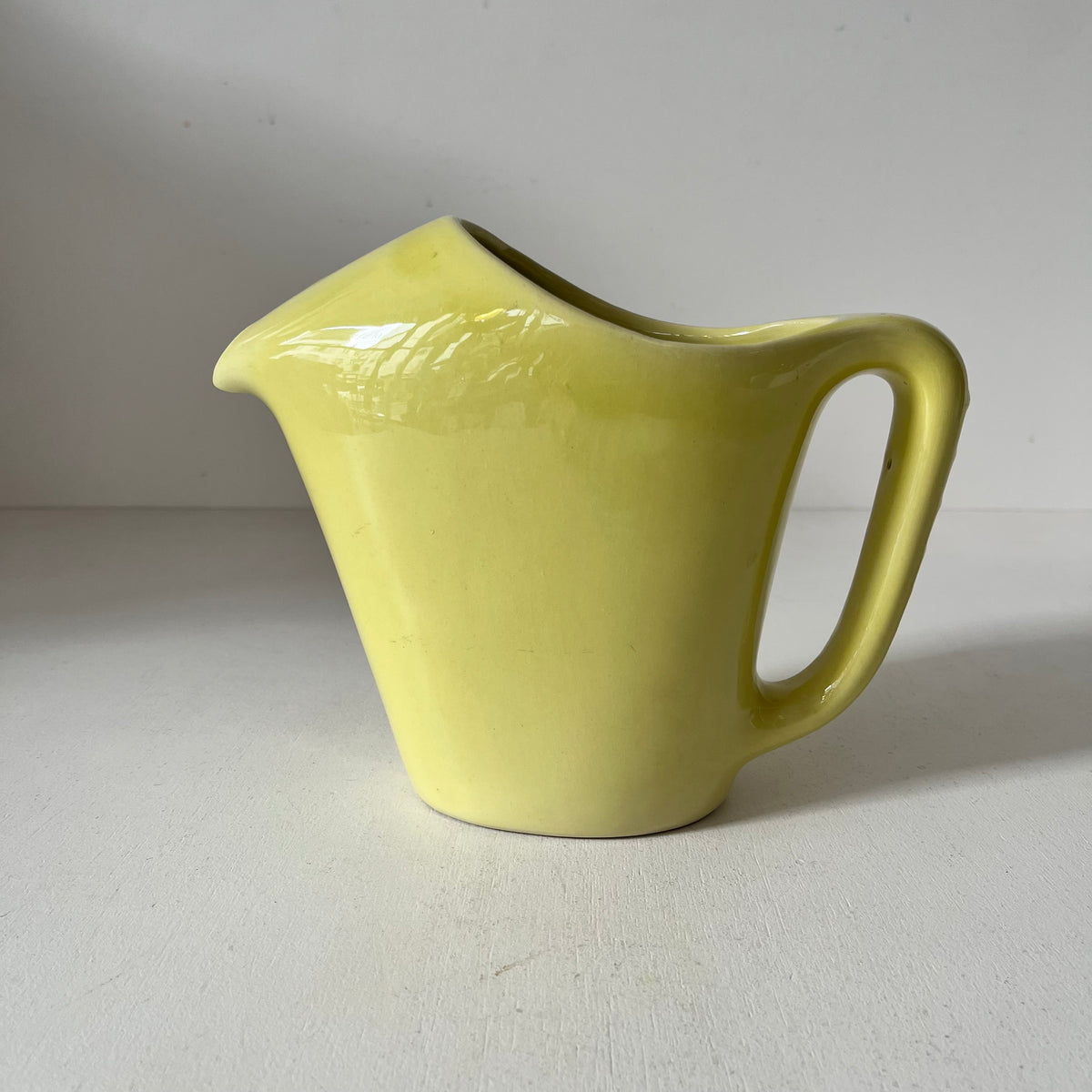 Pichet en céramique jaune Saint Clément