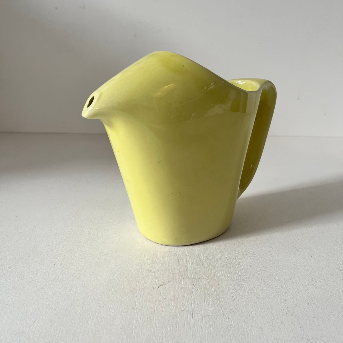 Pichet en céramique jaune Saint Clément