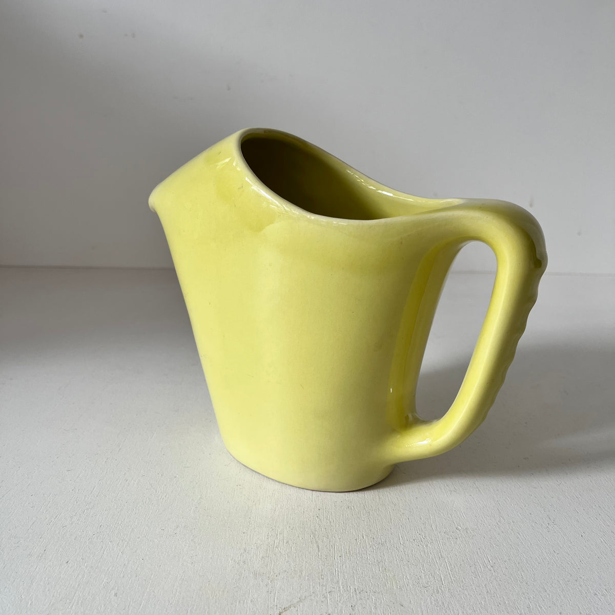 Pichet en céramique jaune Saint Clément