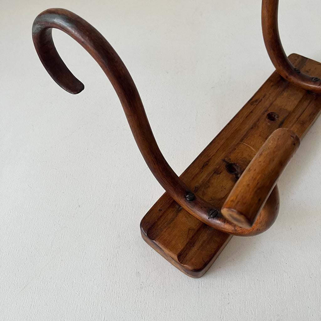 Double patère murale en bois blond Thonet