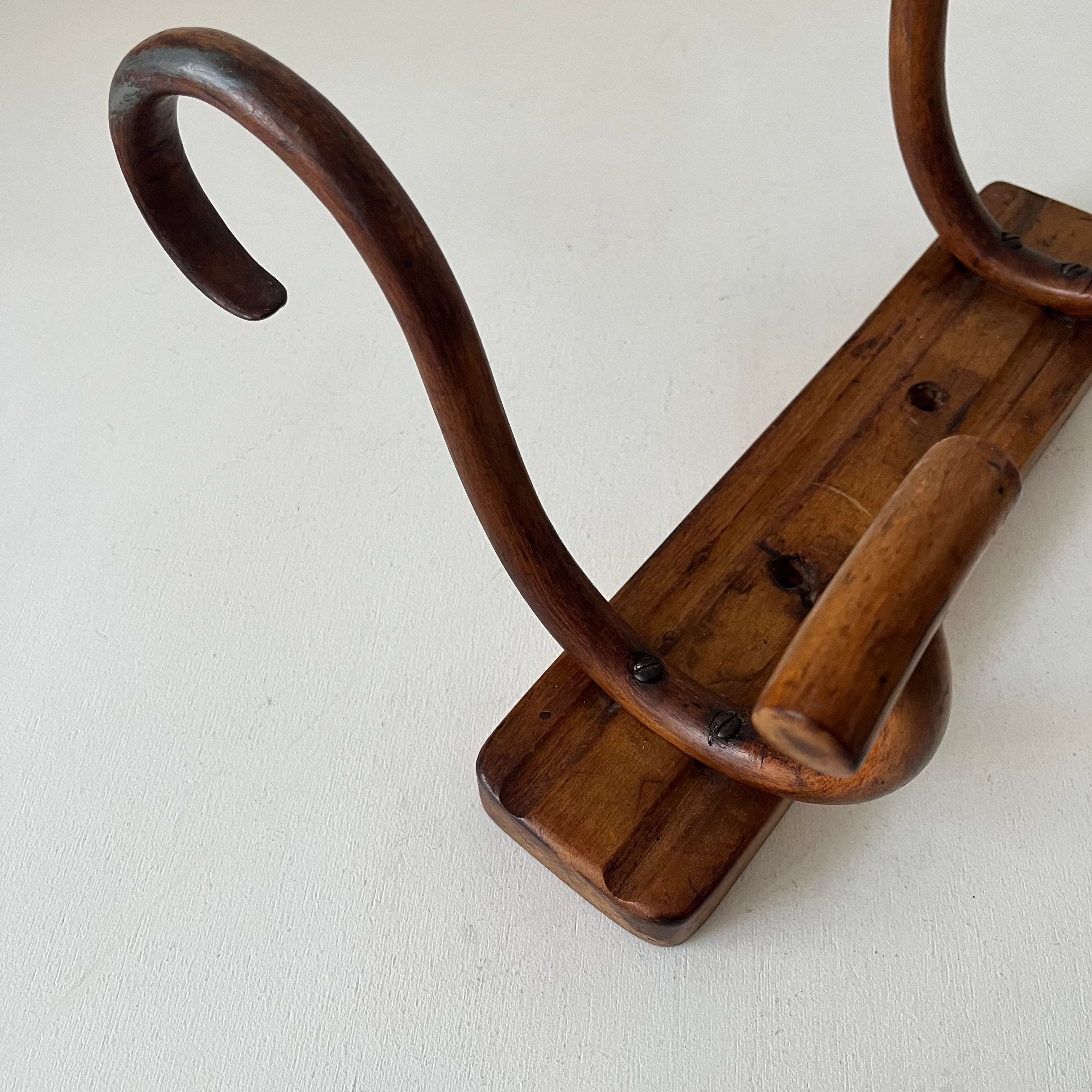 Double patère murale en bois blond Thonet