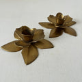 Paire de bougeoirs  fleurs en laiton